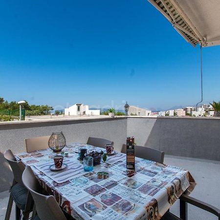 Apartment Vesna With Balcony & Free Parking Макарська Екстер'єр фото