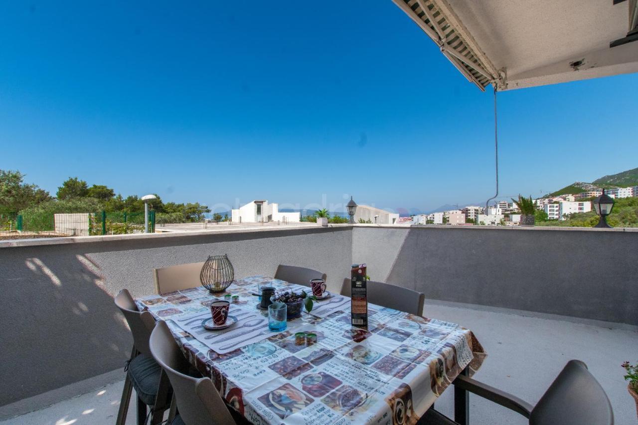 Apartment Vesna With Balcony & Free Parking Макарська Екстер'єр фото