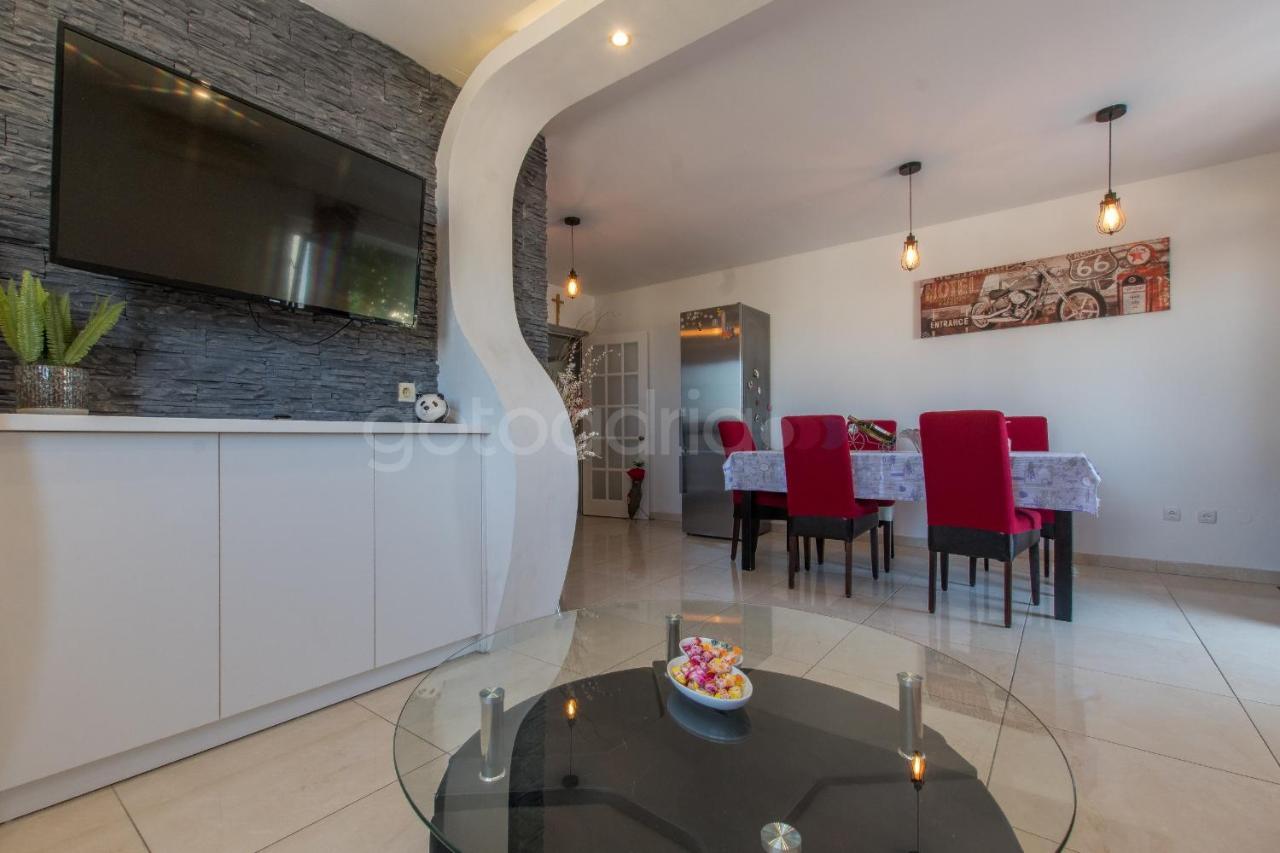 Apartment Vesna With Balcony & Free Parking Макарська Екстер'єр фото