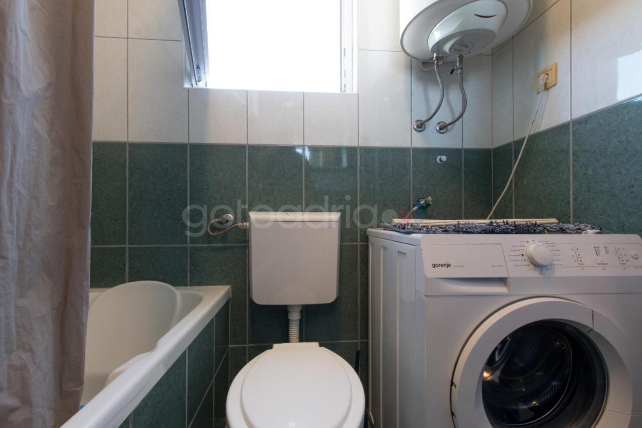 Apartment Vesna With Balcony & Free Parking Макарська Екстер'єр фото