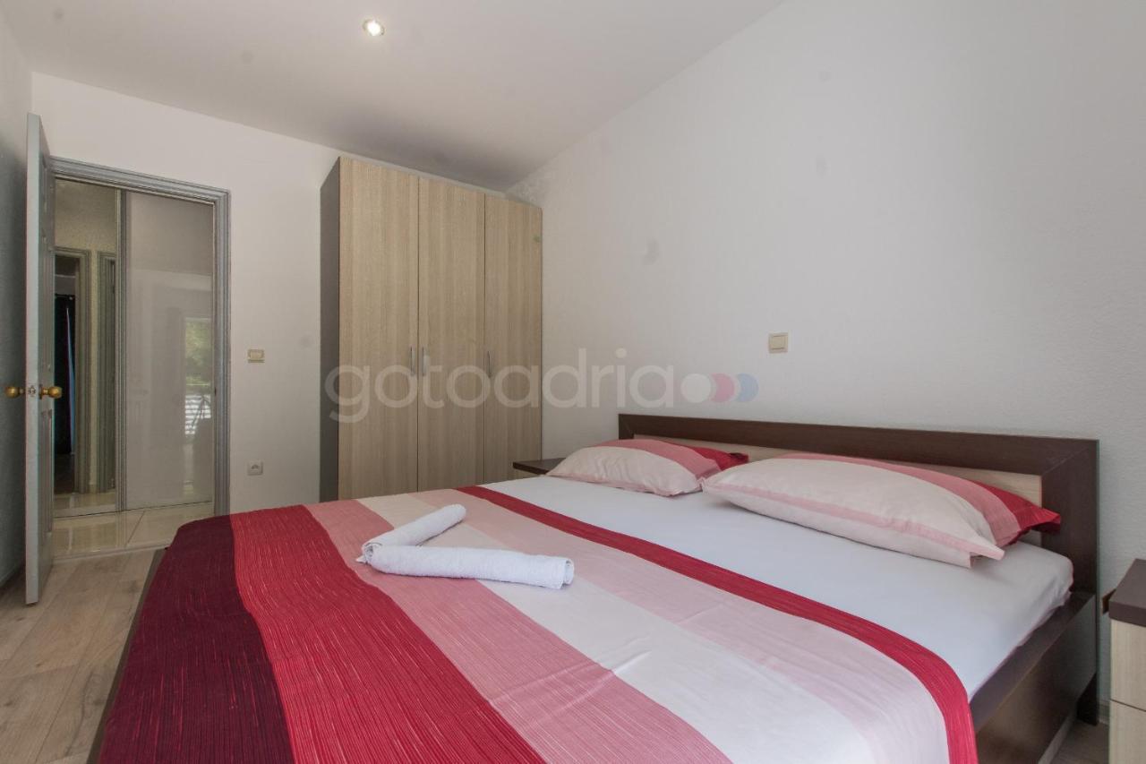 Apartment Vesna With Balcony & Free Parking Макарська Екстер'єр фото